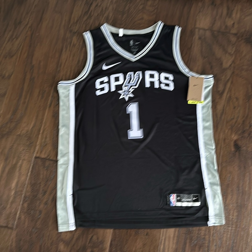 Victor Wembanyama official Away ROOKIE JERSEY Size Large 2 available